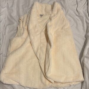 Elegant Cream Faux Fur Vest for Women